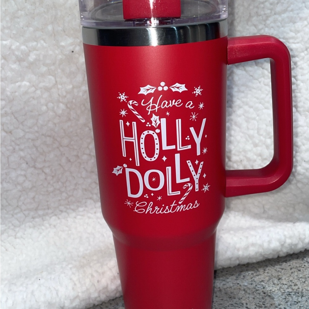 🦋 NWT Dolly Parton Holiday 40 oz Tumbler - Limited Edition 🎄
